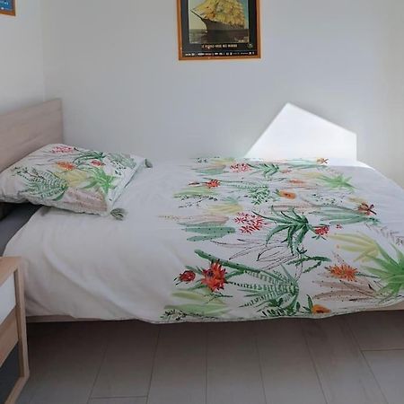 Appartement Pour 3 Personnes Sur La Plage Les Pieds Dans Leau Plonévez-Porzay Exterior foto