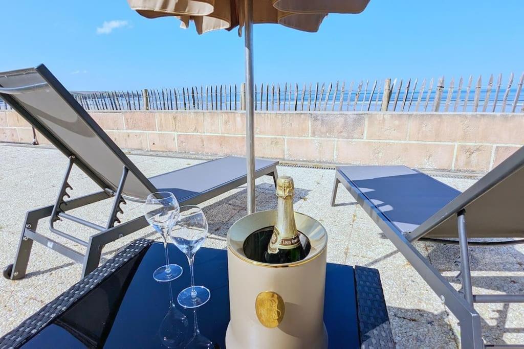 Appartement Pour 3 Personnes Sur La Plage Les Pieds Dans Leau Plonévez-Porzay Exterior foto